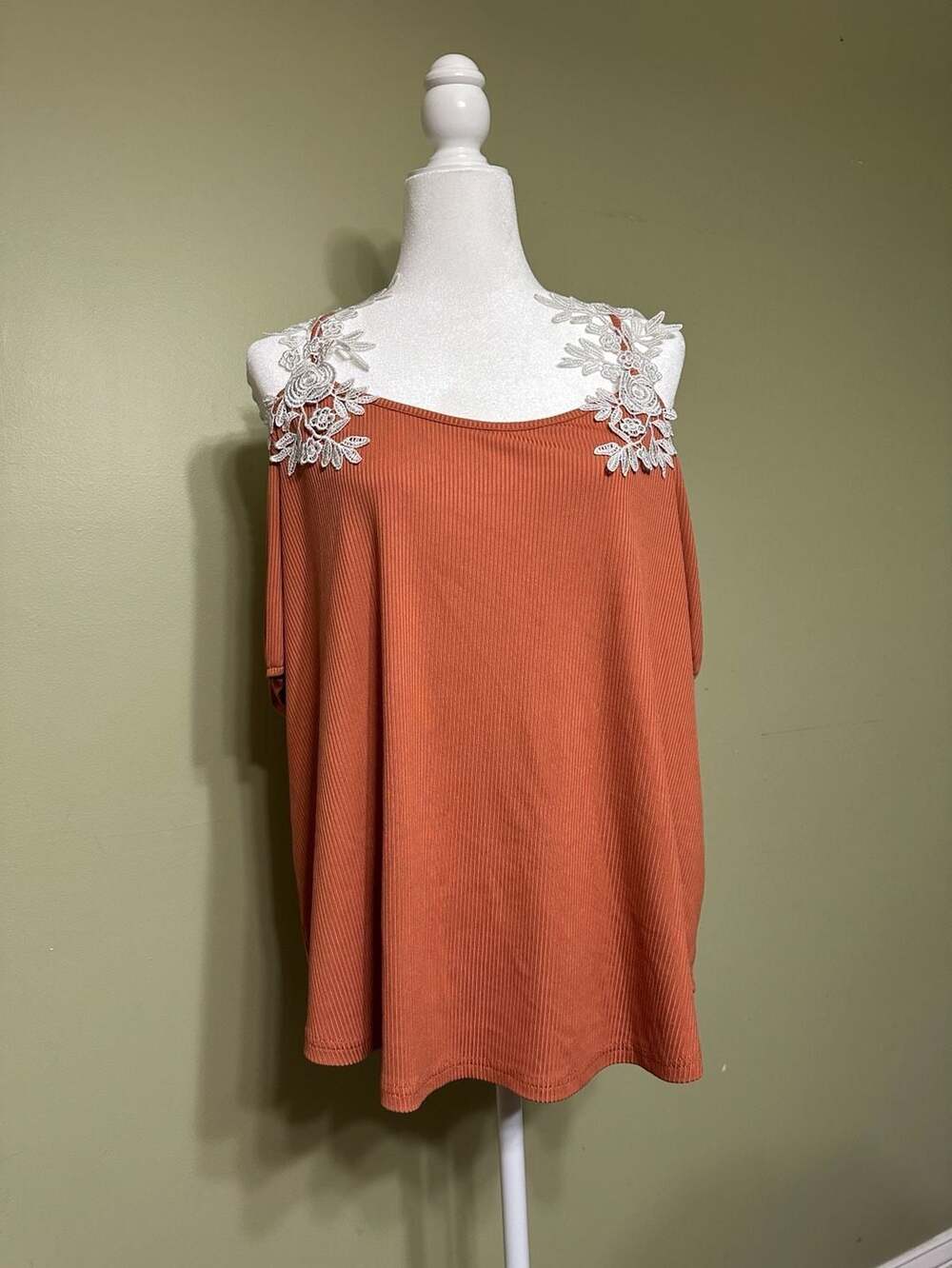 SHEIN plus size orange ribbed shirt with floral shoulders